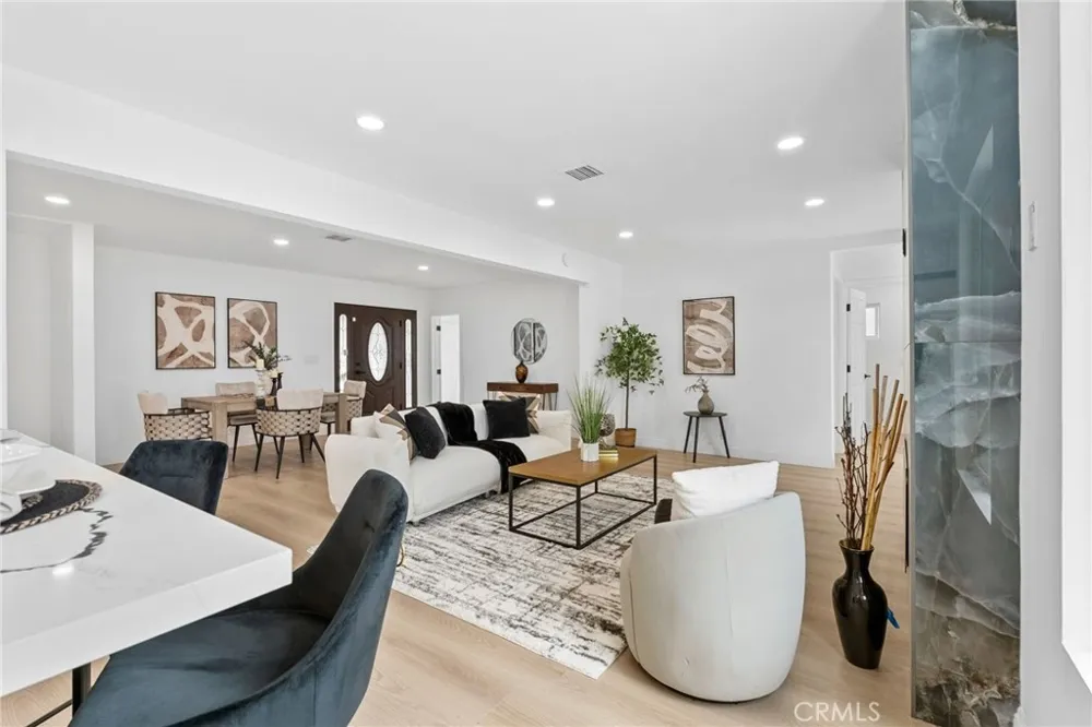9246 Manzanar Downey, CA 90240