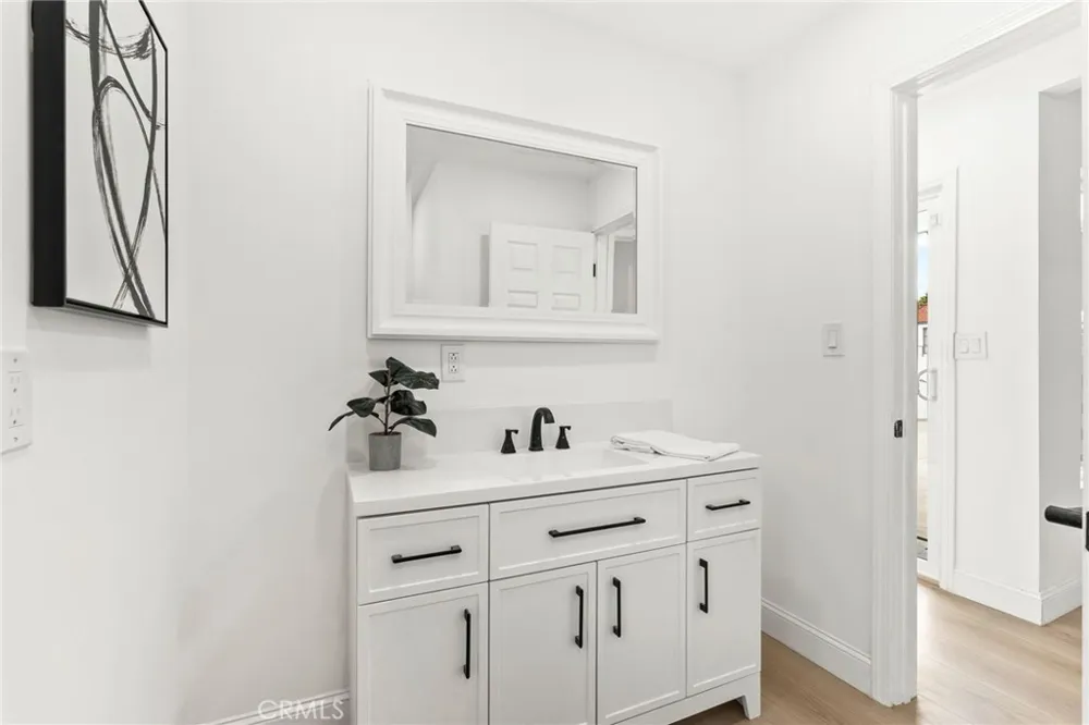 9246 Manzanar Downey, CA 90240