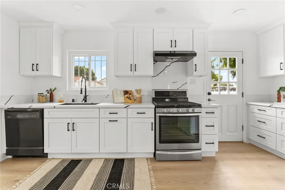 9246 Manzanar Downey, CA 90240