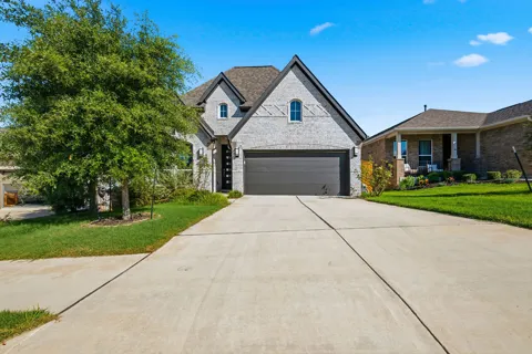304 Barton Oak Trail