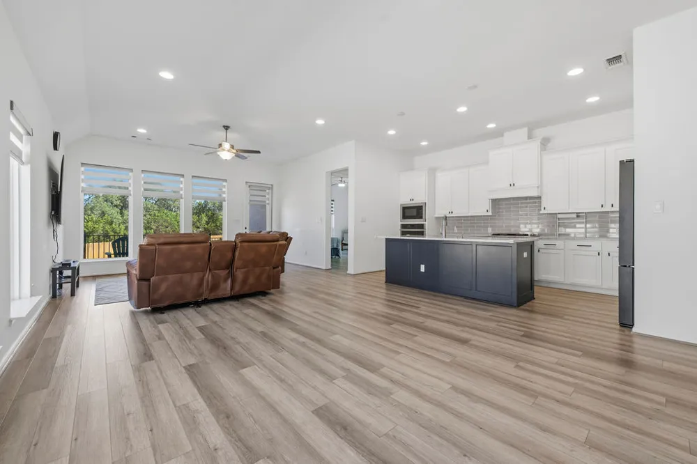 304 Barton Oak Trail Georgetown, TX 78628
