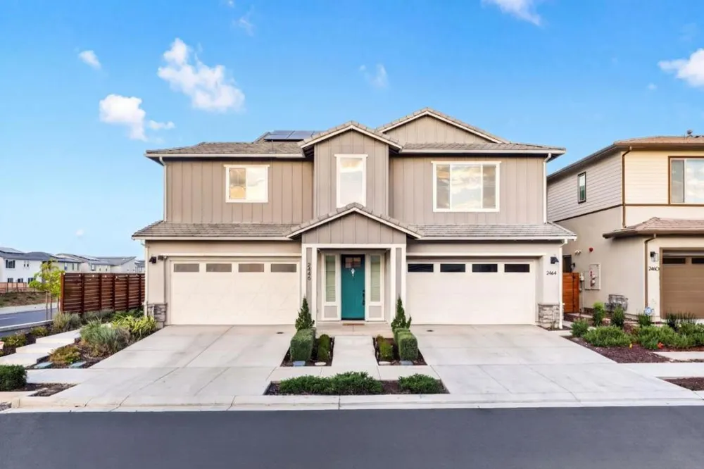 2466 Shore Vista Fairfield, CA 94533