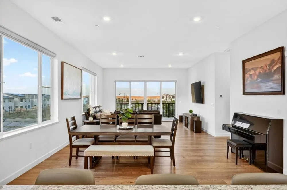 2466 Shore Vista Fairfield, CA 94533