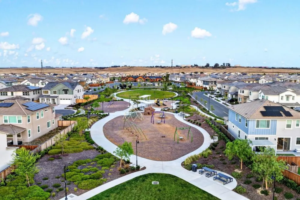2466 Shore Vista Fairfield, CA 94533