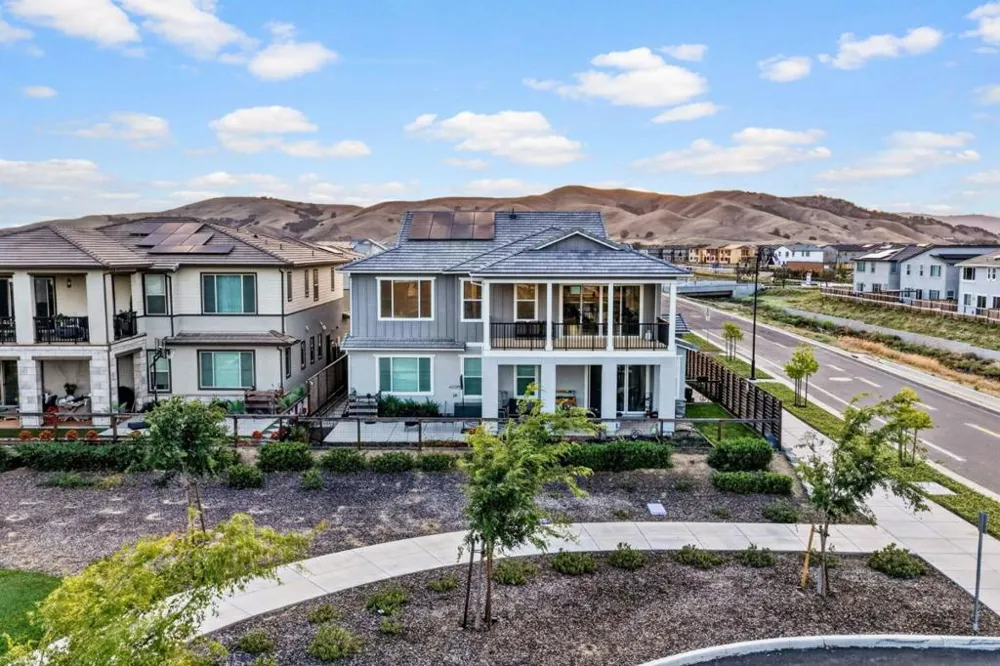 2466 Shore Vista Fairfield, CA 94533