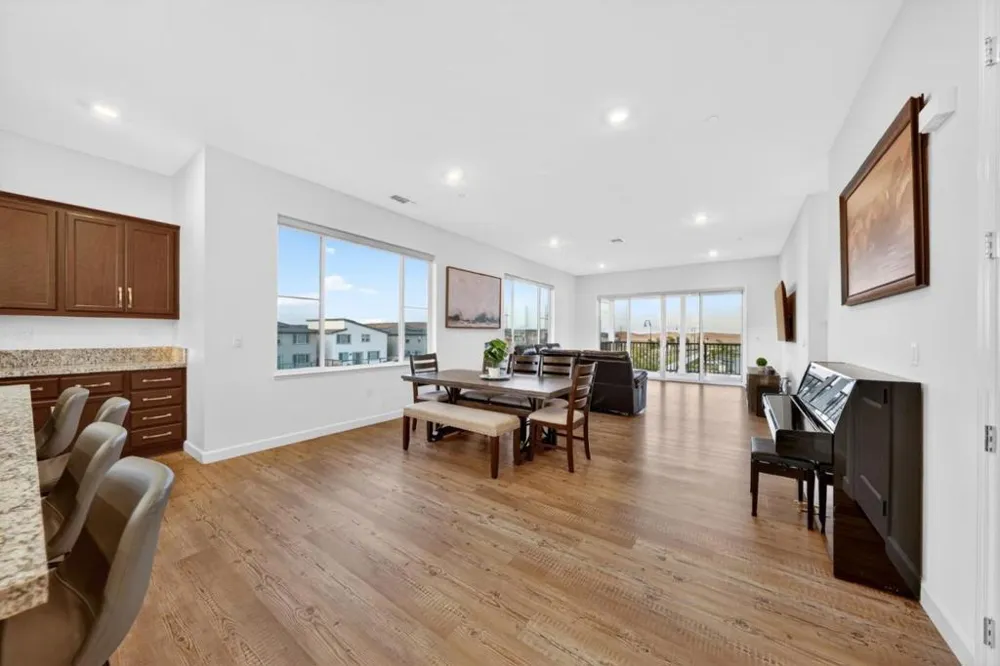 2466 Shore Vista Fairfield, CA 94533
