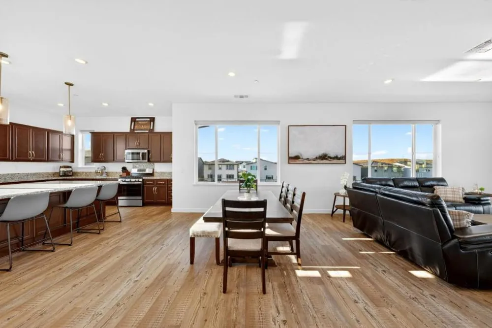 2466 Shore Vista Fairfield, CA 94533