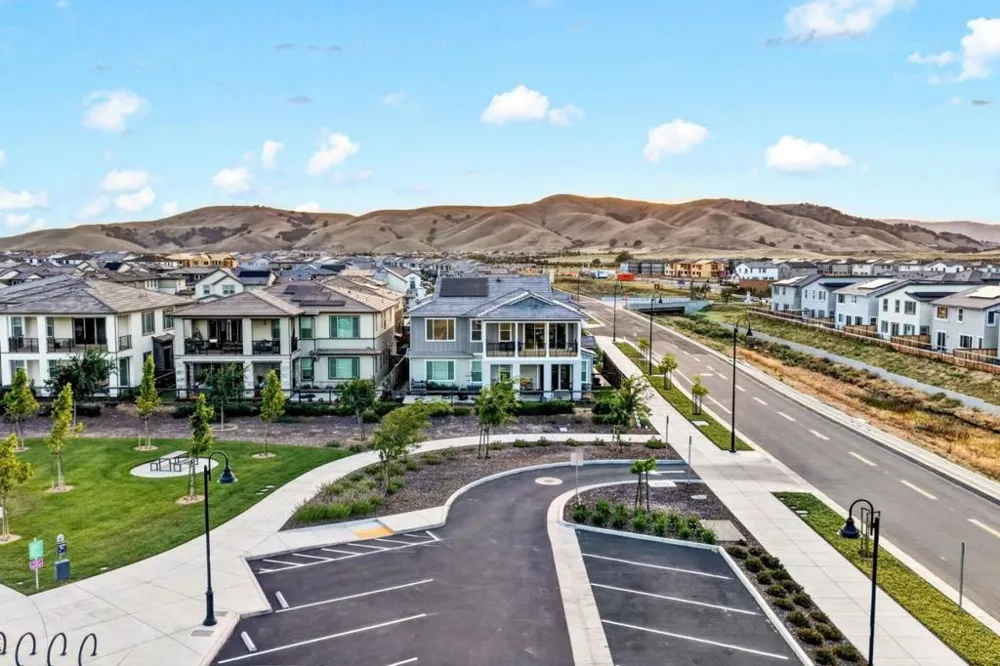 2466 Shore Vista Fairfield, CA 94533