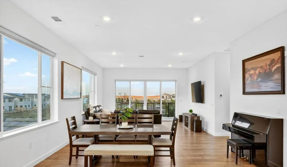 2466 Shore Vista Fairfield, CA 94533