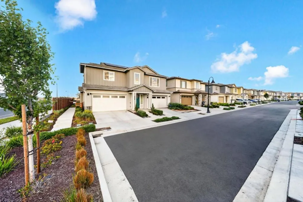 2466 Shore Vista Fairfield, CA 94533