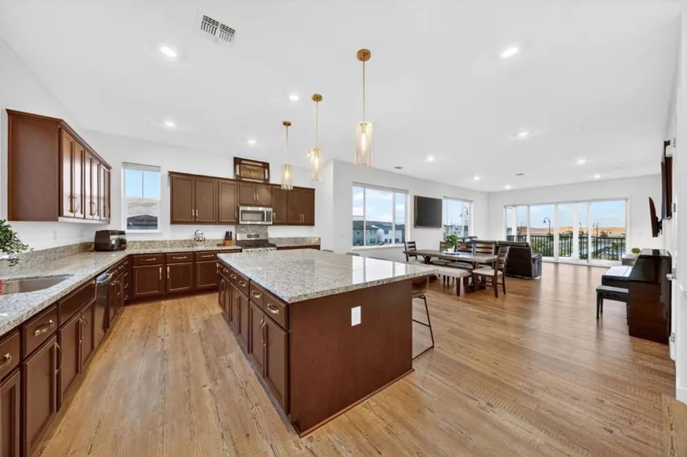 2466 Shore Vista Fairfield, CA 94533