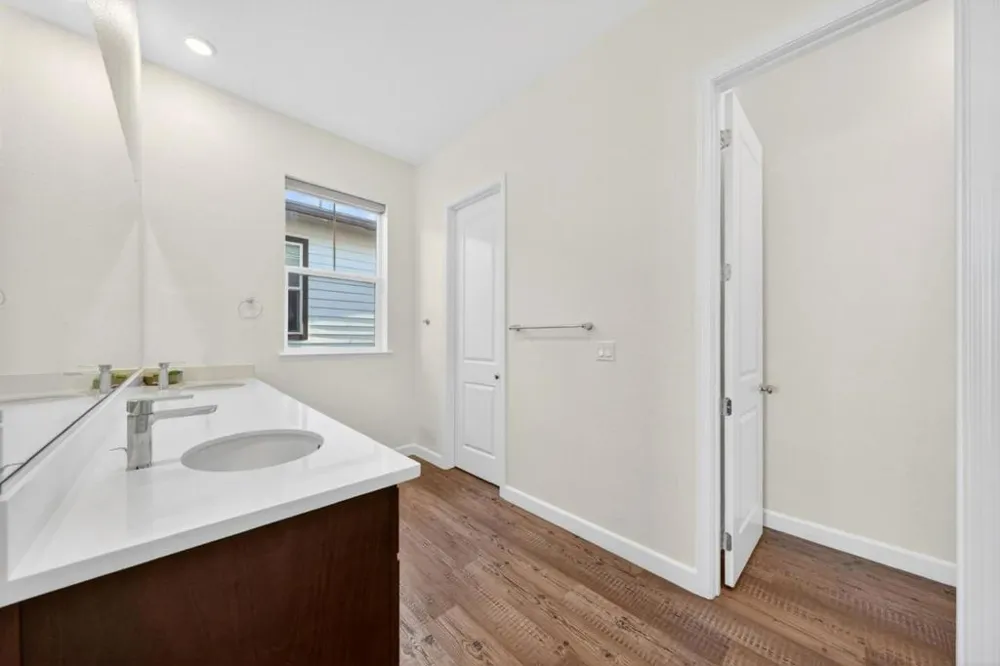 2466 Shore Vista Fairfield, CA 94533