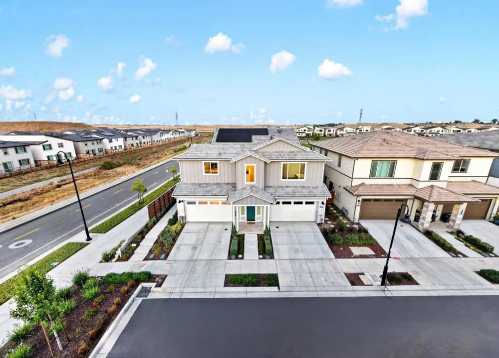 2466 Shore Vista Fairfield, CA 94533