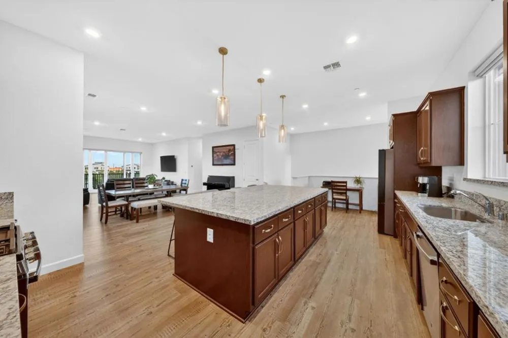 2466 Shore Vista Fairfield, CA 94533