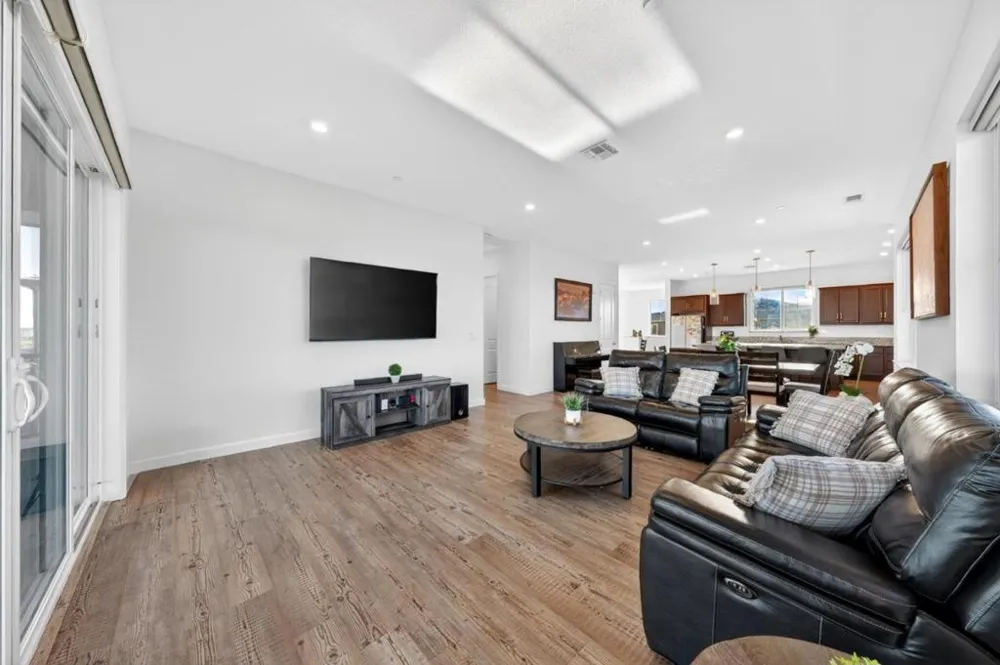 2466 Shore Vista Fairfield, CA 94533