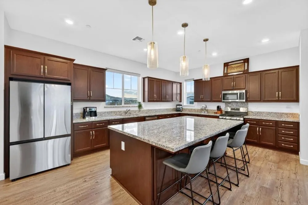 2466 Shore Vista Fairfield, CA 94533