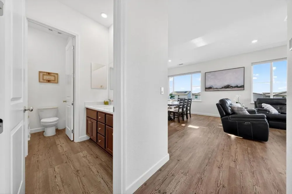 2466 Shore Vista Fairfield, CA 94533