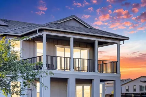 2466 Shore Vista