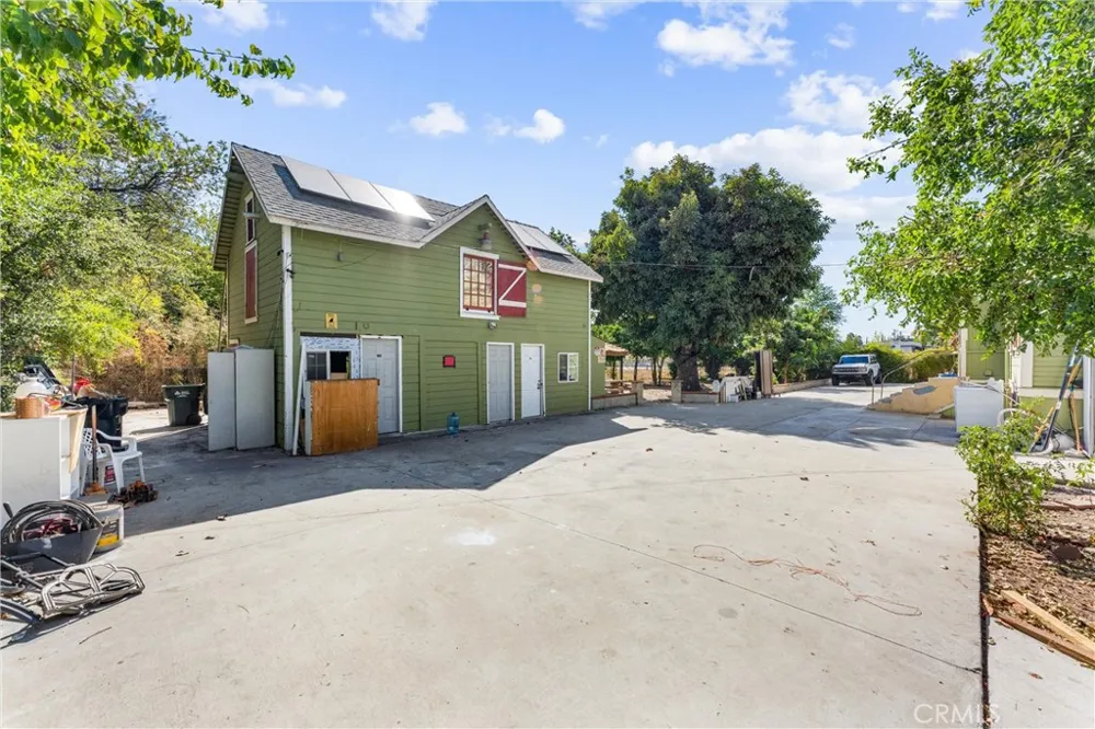 850 E Columbia Pomona, CA 91767