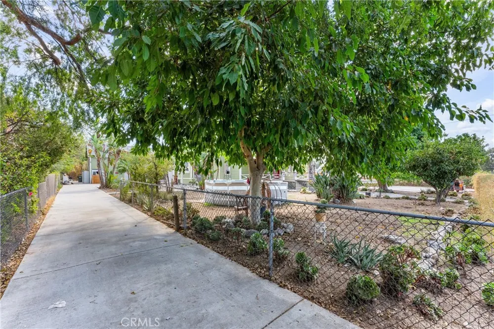 850 E Columbia Pomona, CA 91767