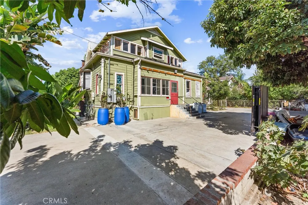 850 E Columbia Pomona, CA 91767