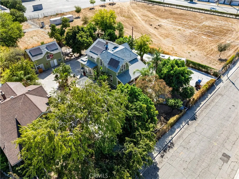 850 E Columbia Pomona, CA 91767