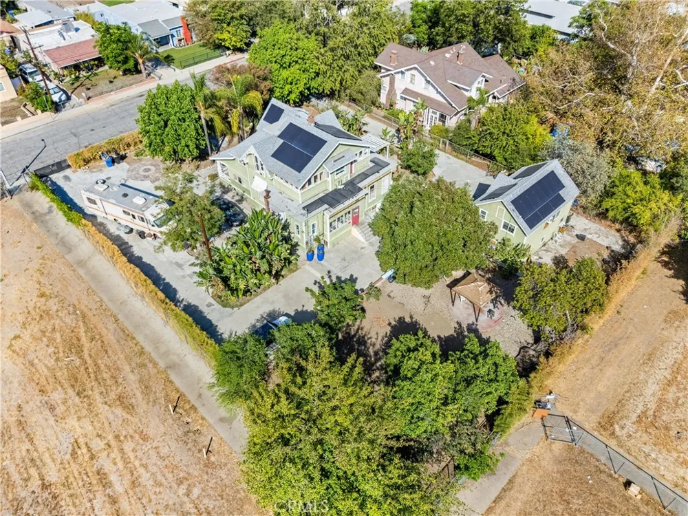 850 E Columbia Pomona, CA 91767