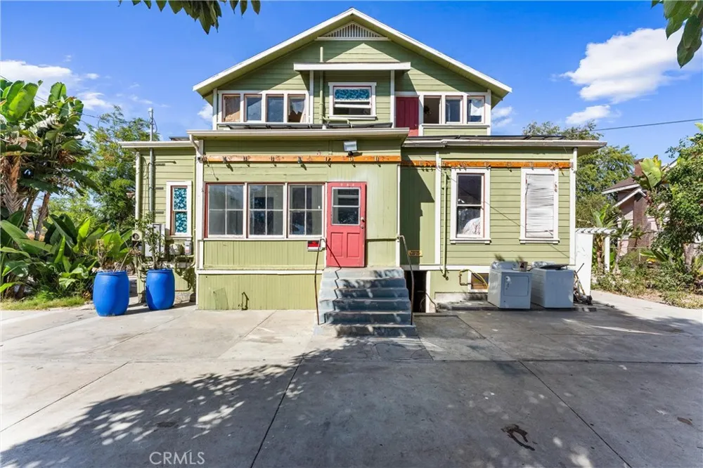 850 E Columbia Pomona, CA 91767