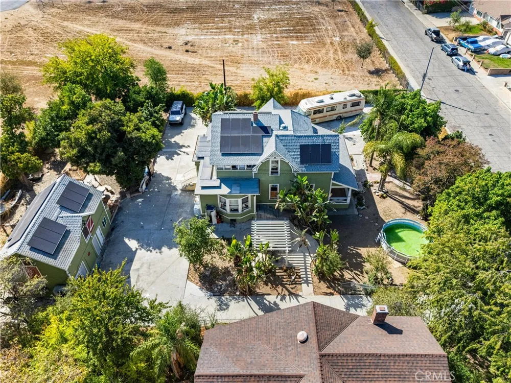 850 E Columbia Pomona, CA 91767