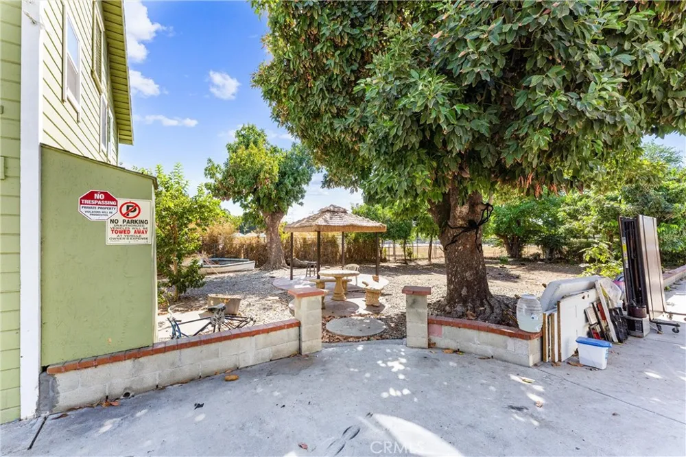 850 E Columbia Pomona, CA 91767