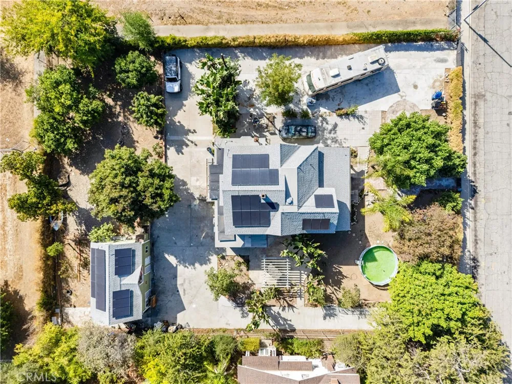 850 E Columbia Pomona, CA 91767