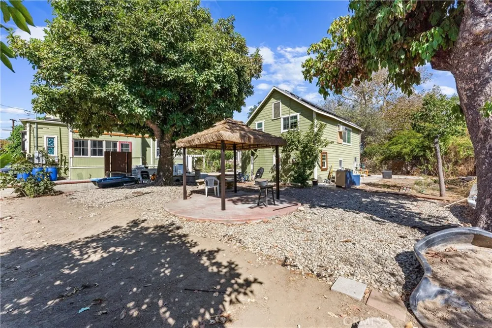 850 E Columbia Pomona, CA 91767