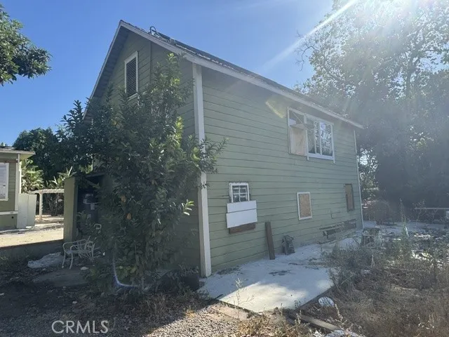 850 E Columbia Pomona, CA 91767