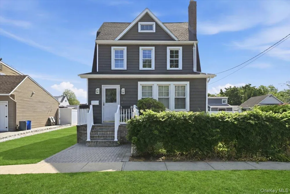 11 Moeller Street Hicksville, NY 11801
