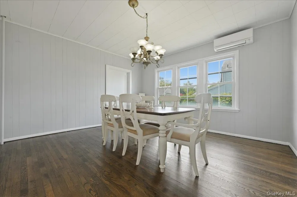 11 Moeller Street Hicksville, NY 11801