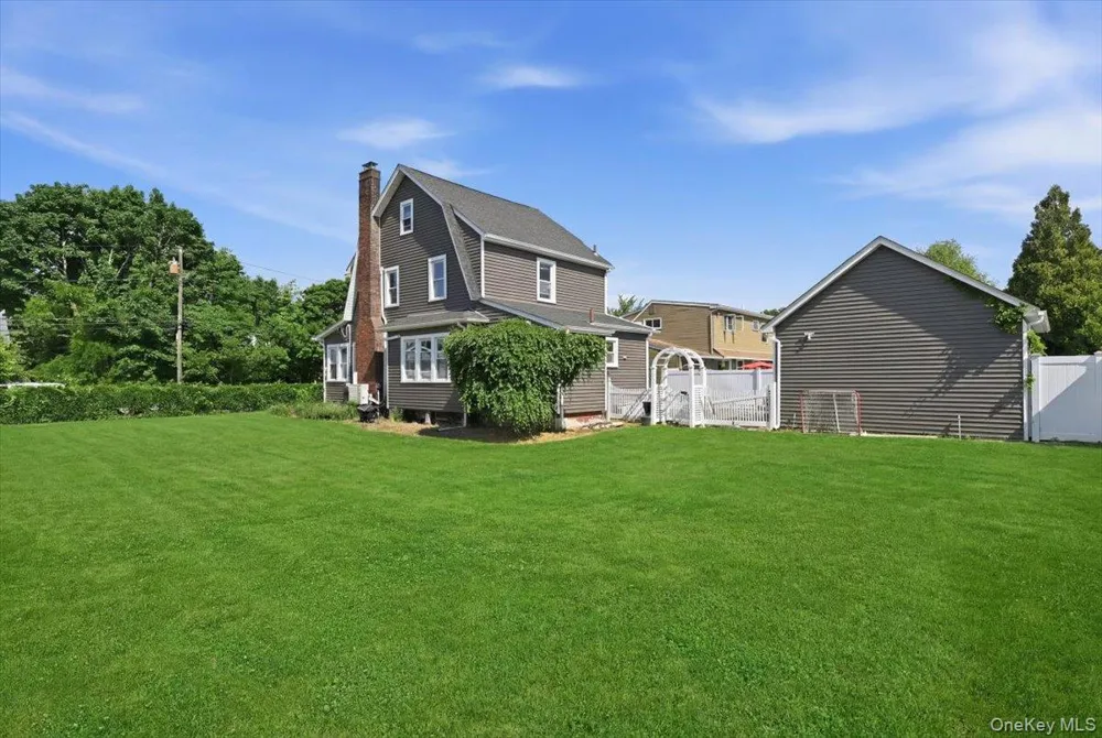 11 Moeller Street Hicksville, NY 11801