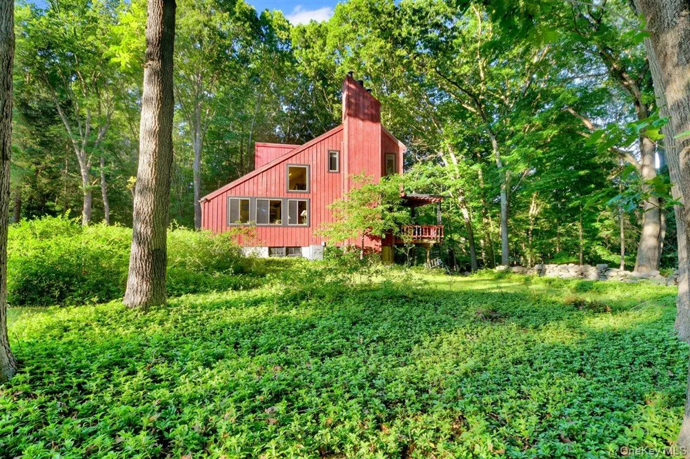 2 Victor Lane Mahopac, NY 10512