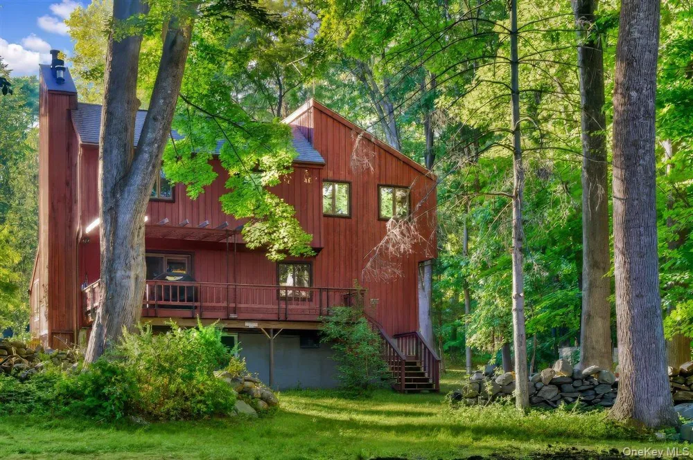 2 Victor Lane Mahopac, NY 10512