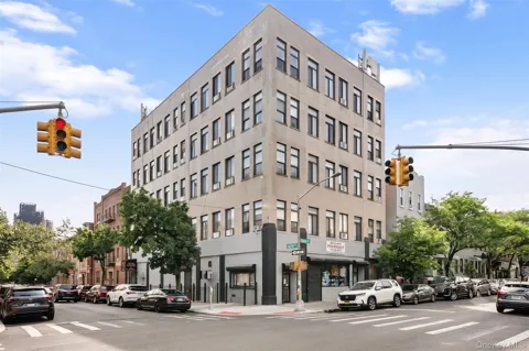 714 Seneca Avenue #504