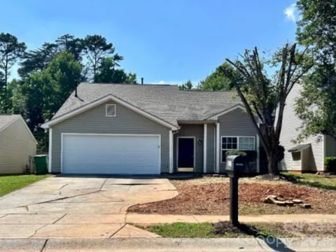 821 Lakehill Road