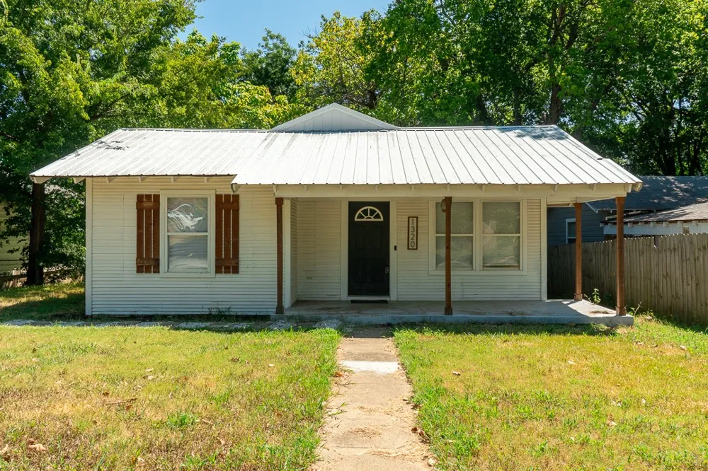 1320 4th Avenue Durant, OK 74701