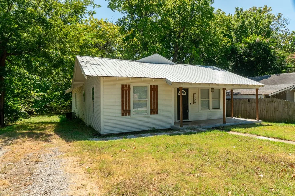 1320 4th Avenue Durant, OK 74701