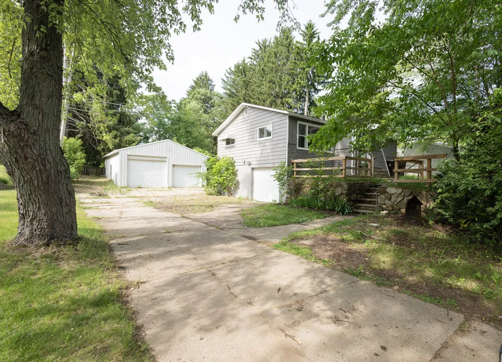 9470 Peck Road Montcalm Township, MI 48838