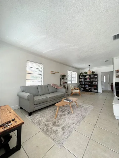 225 E 41st Street