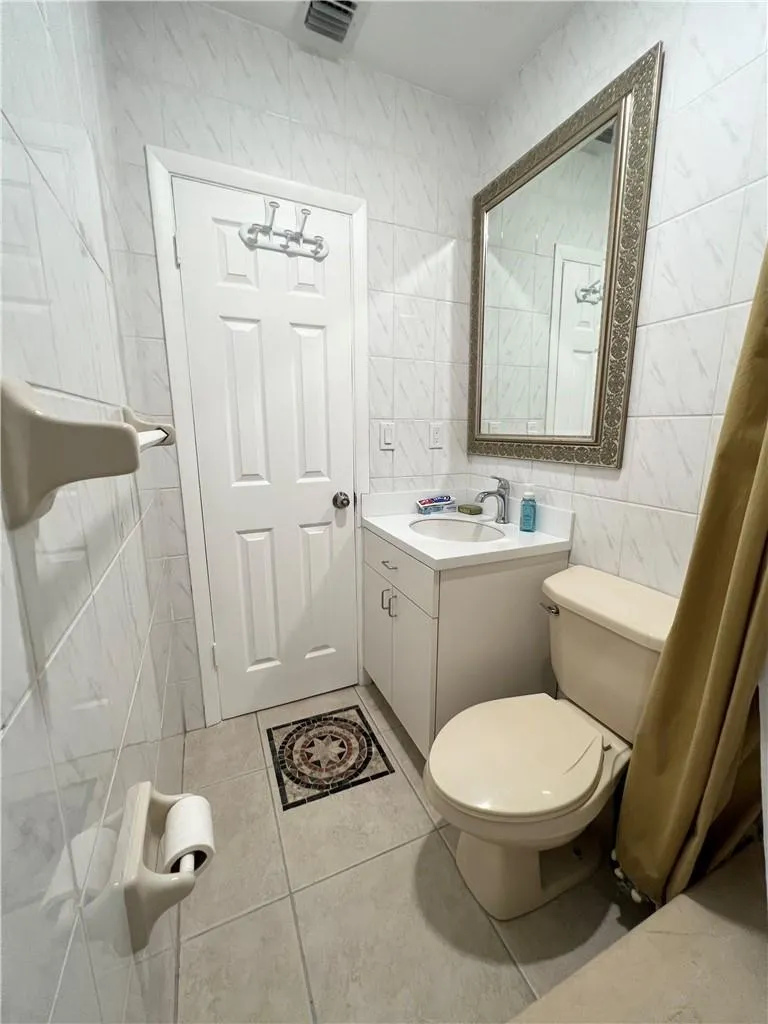 225 E 41st Street Hialeah, FL 33013