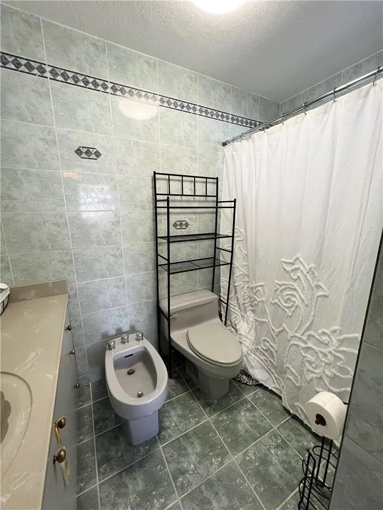 225 E 41st Street Hialeah, FL 33013