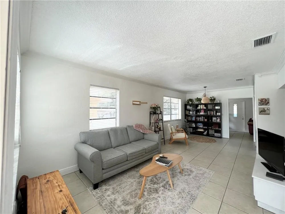 225 E 41st Street Hialeah, FL 33013