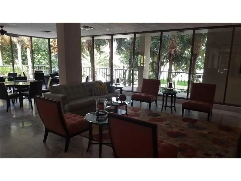1021 Hillsboro Mile #204 Hillsboro Beach, FL 33062