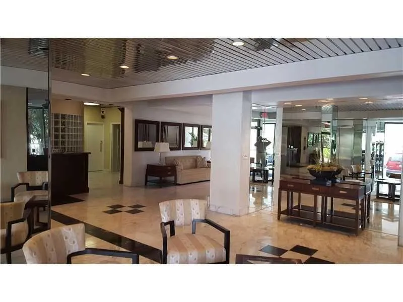 1021 Hillsboro Mile #204 Hillsboro Beach, FL 33062