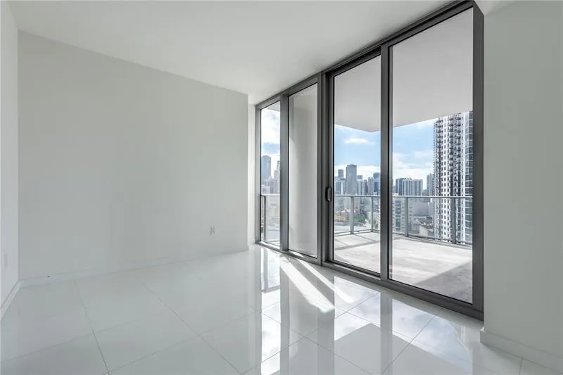 851 NE 1st Avenue #1912 Miami, FL 33132